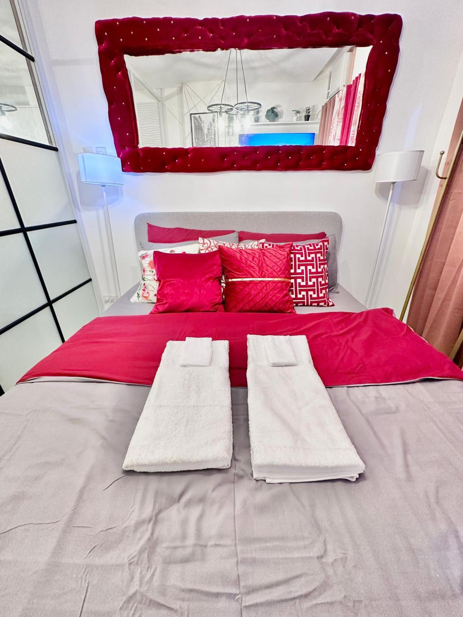 Aesthetic One Bedroom Beside Sm W Pool, Wifi And Netflix Cagayán de Oro Exterior foto