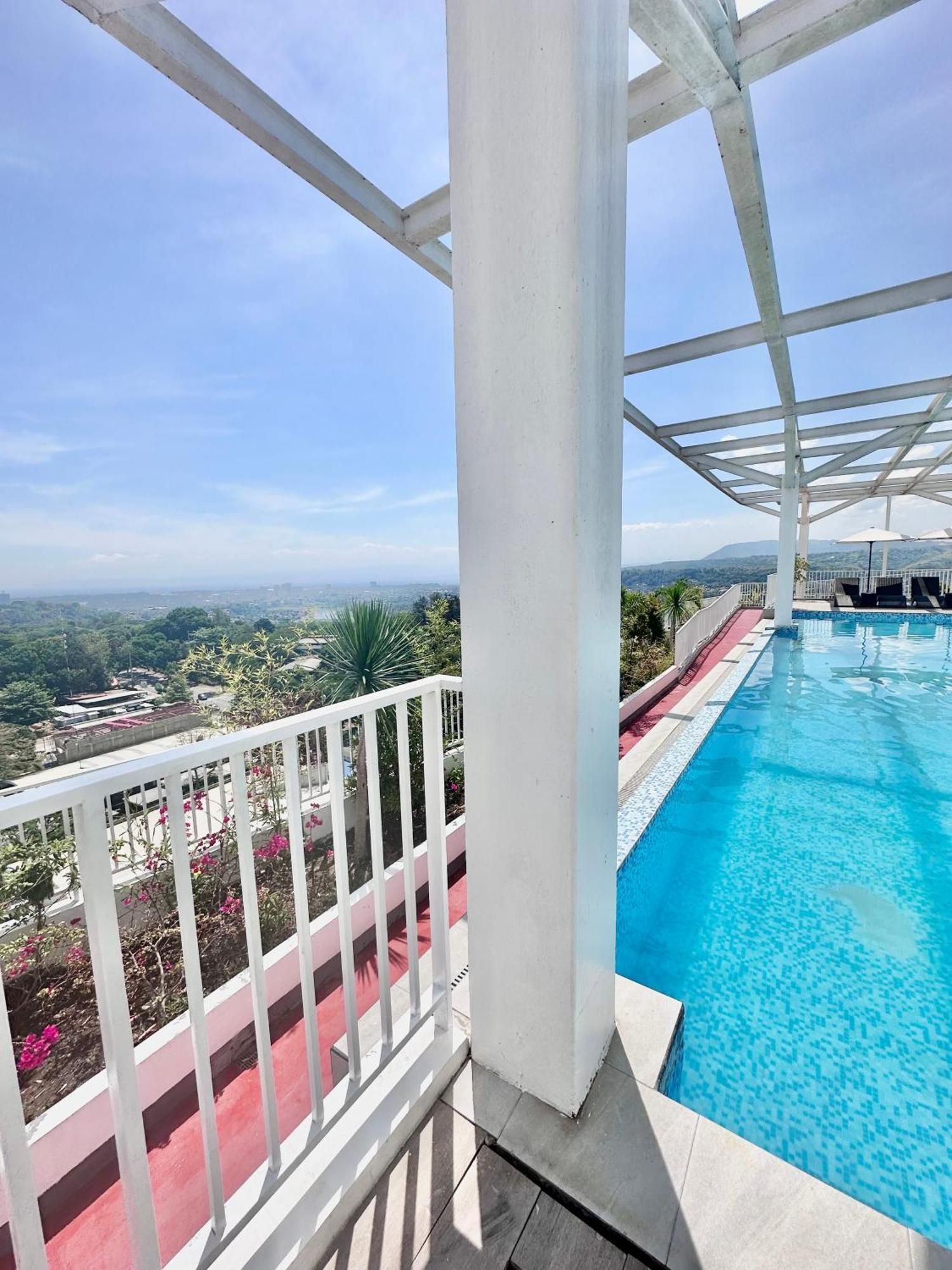 Aesthetic One Bedroom Beside Sm W Pool, Wifi And Netflix Cagayán de Oro Exterior foto
