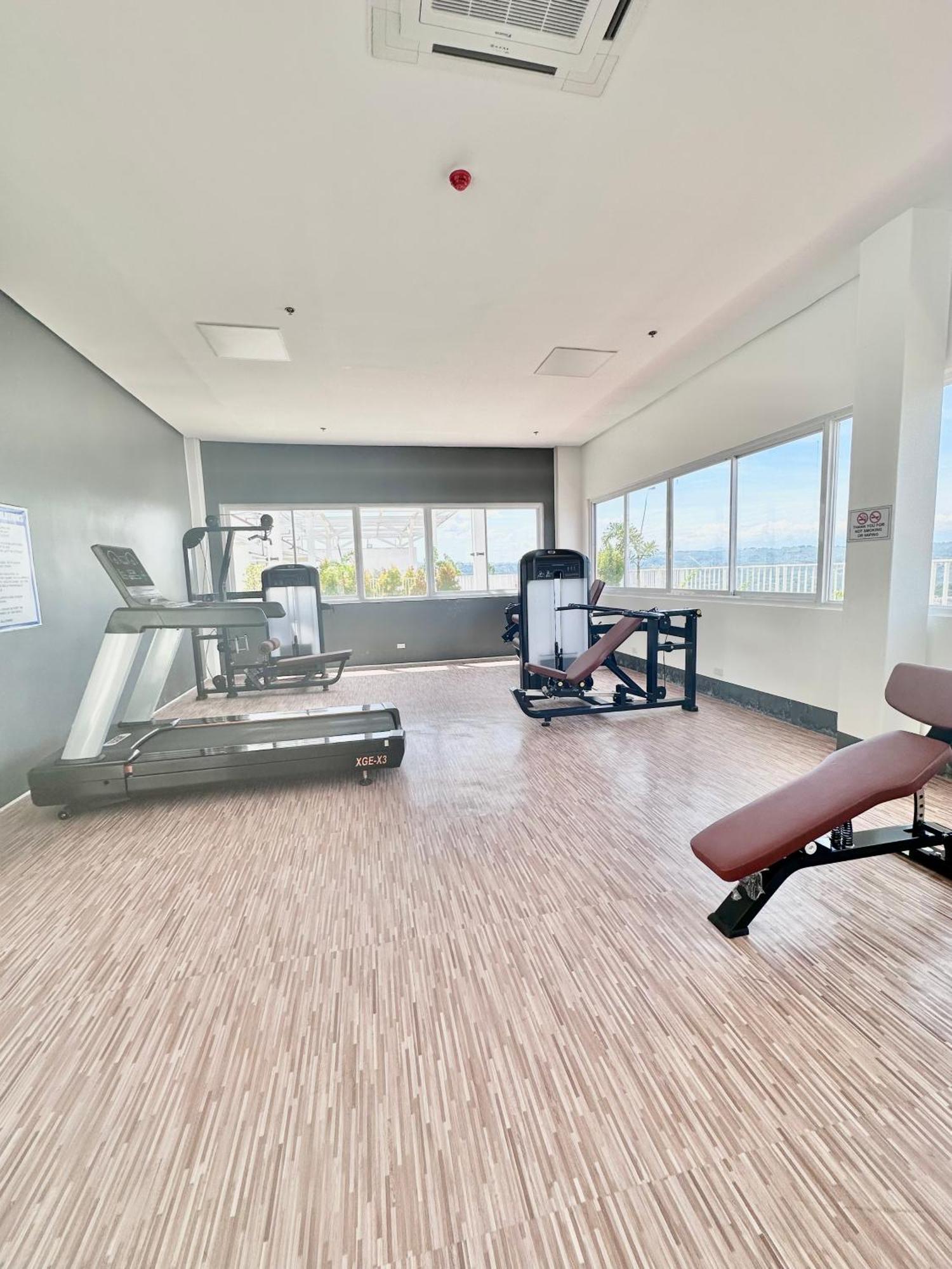 Aesthetic One Bedroom Beside Sm W Pool, Wifi And Netflix Cagayán de Oro Exterior foto