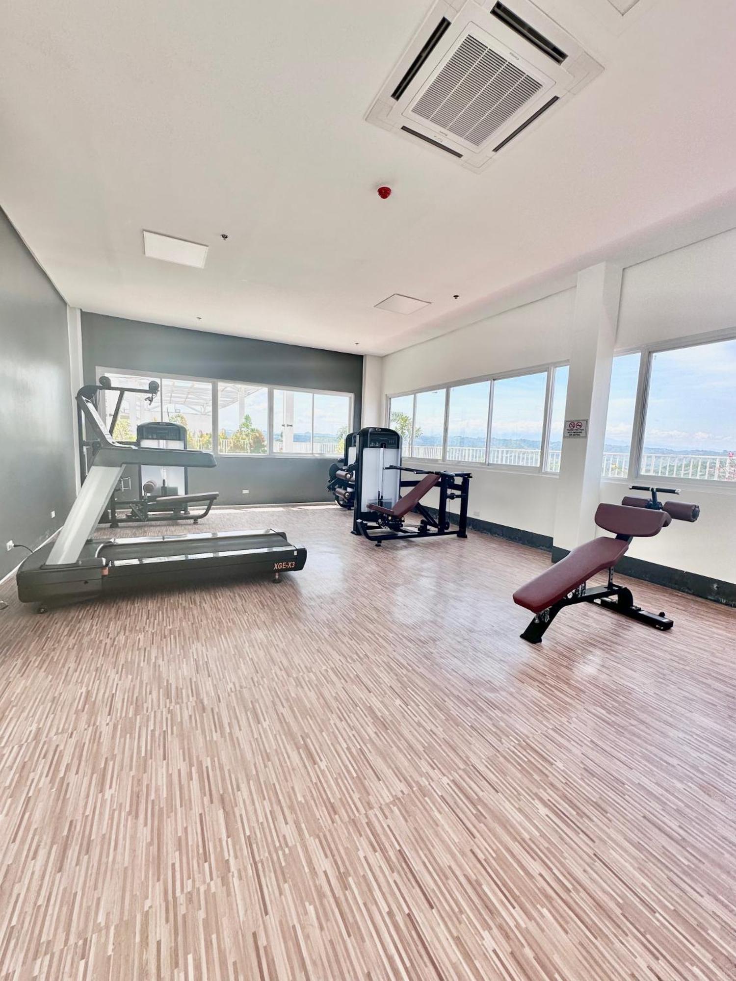 Aesthetic One Bedroom Beside Sm W Pool, Wifi And Netflix Cagayán de Oro Exterior foto