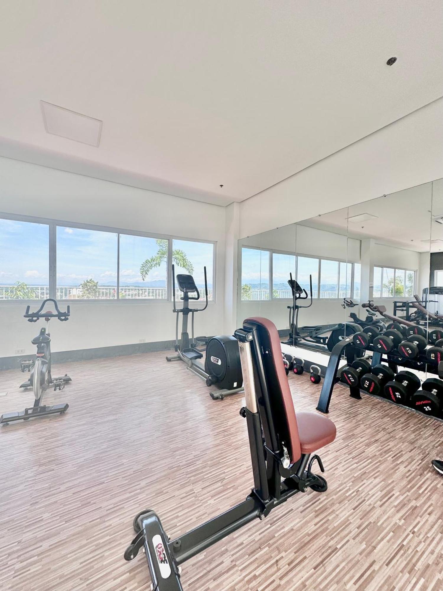 Aesthetic One Bedroom Beside Sm W Pool, Wifi And Netflix Cagayán de Oro Exterior foto