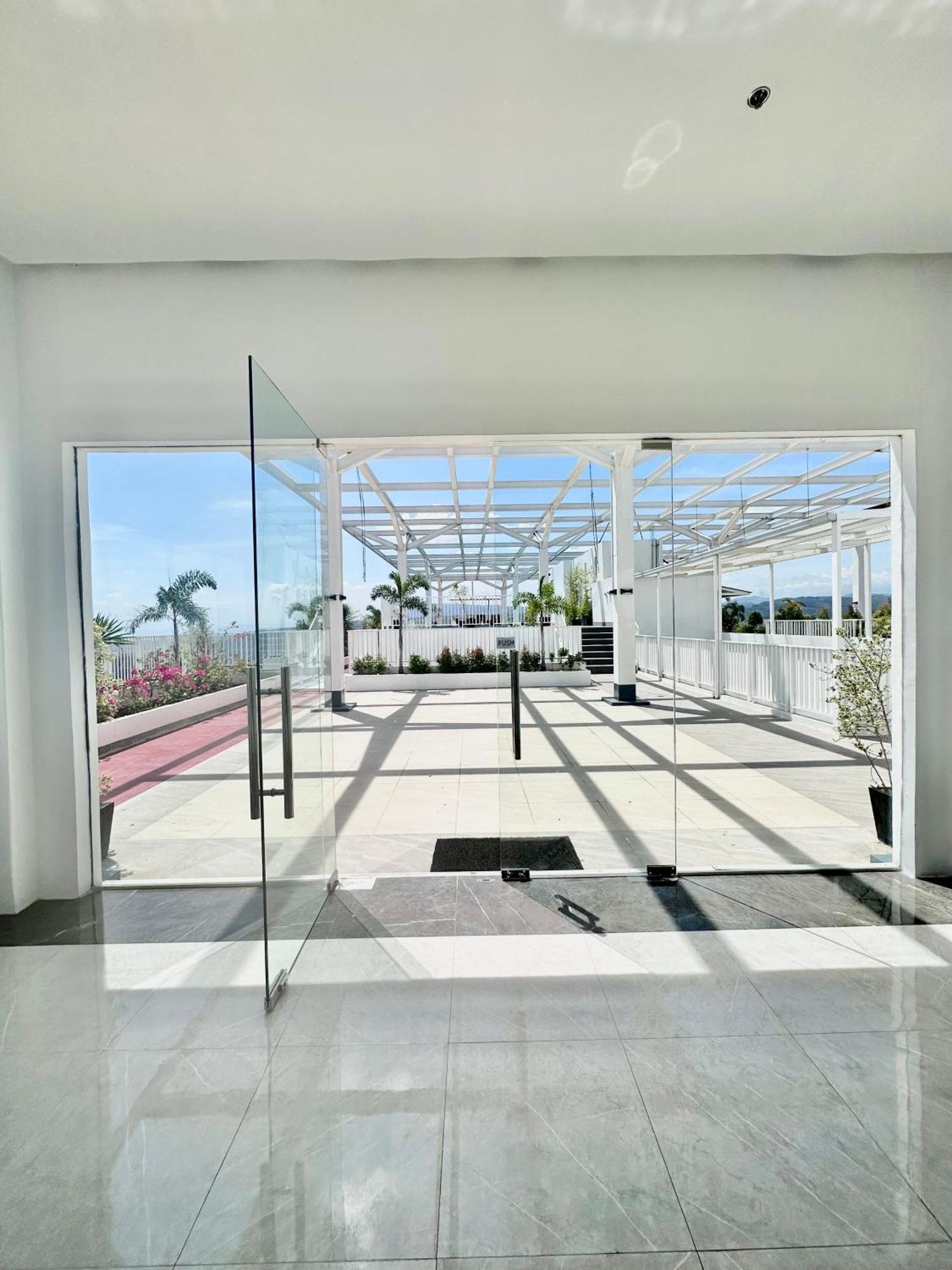 Aesthetic One Bedroom Beside Sm W Pool, Wifi And Netflix Cagayán de Oro Exterior foto